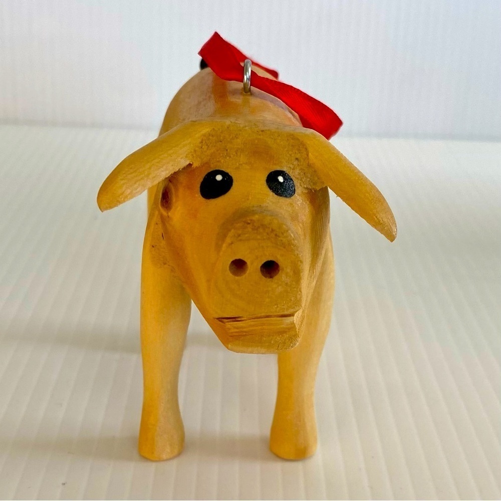 WOOD HAND CARVED  PIG CHRISTMAS TREE ORNAMENT~FARM ANIMAL-METAL TAIL SIG…